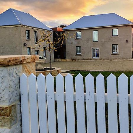 Bed and Breakfast Triabunna Barracks Exterior foto
